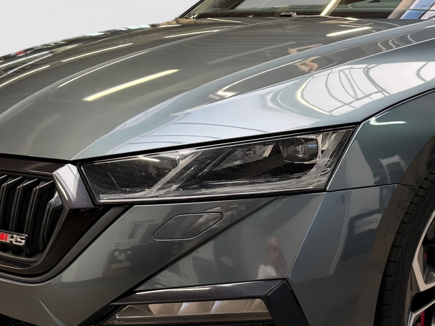 SKODA Octavia Combi 2.0 TSI RS Plus AHK Navi Pano Kam. Bild 5