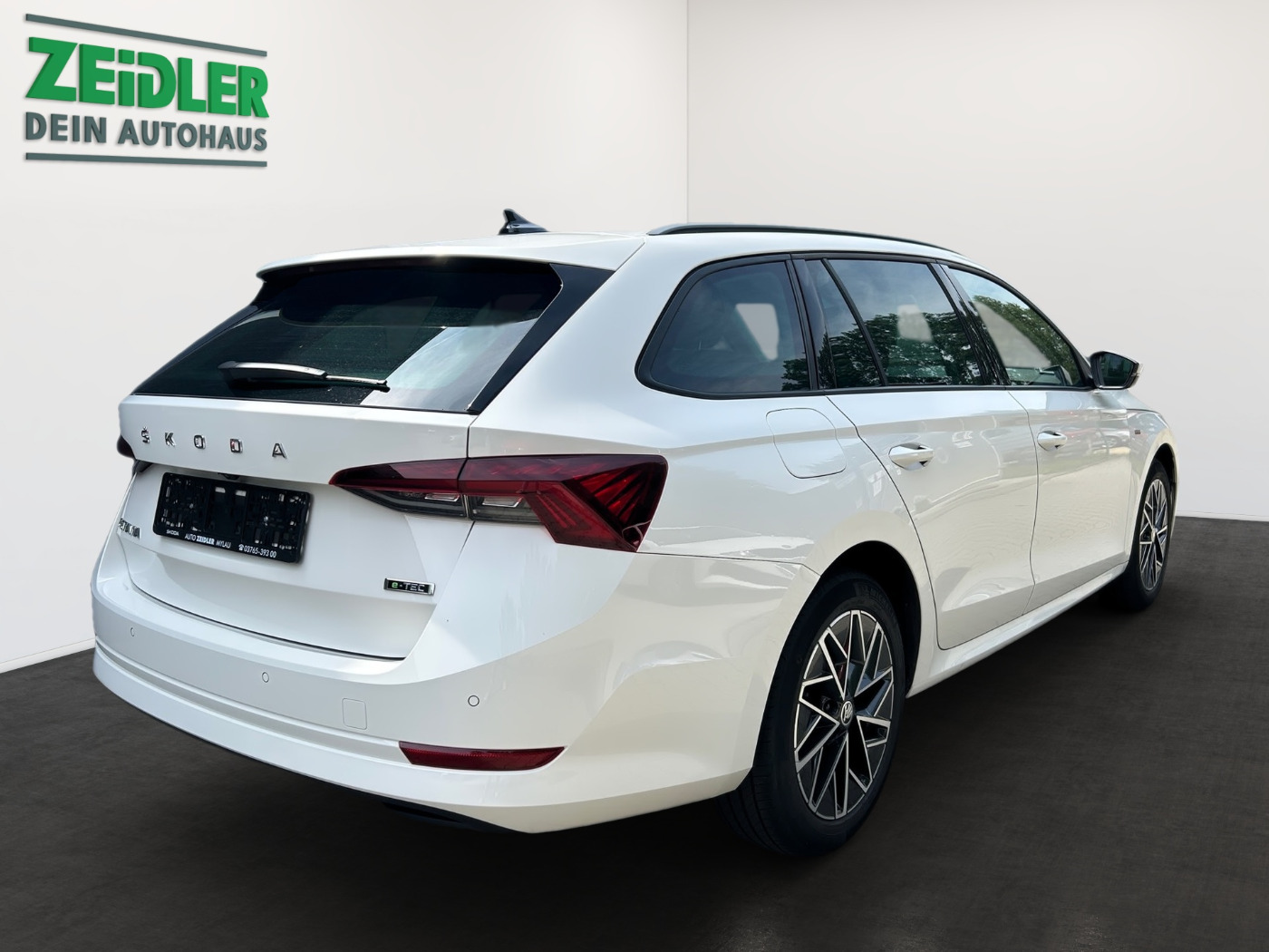 Škoda Octavia Combi 1.5 TSI ACT Clever DSG LM Navi AHK Bild 3