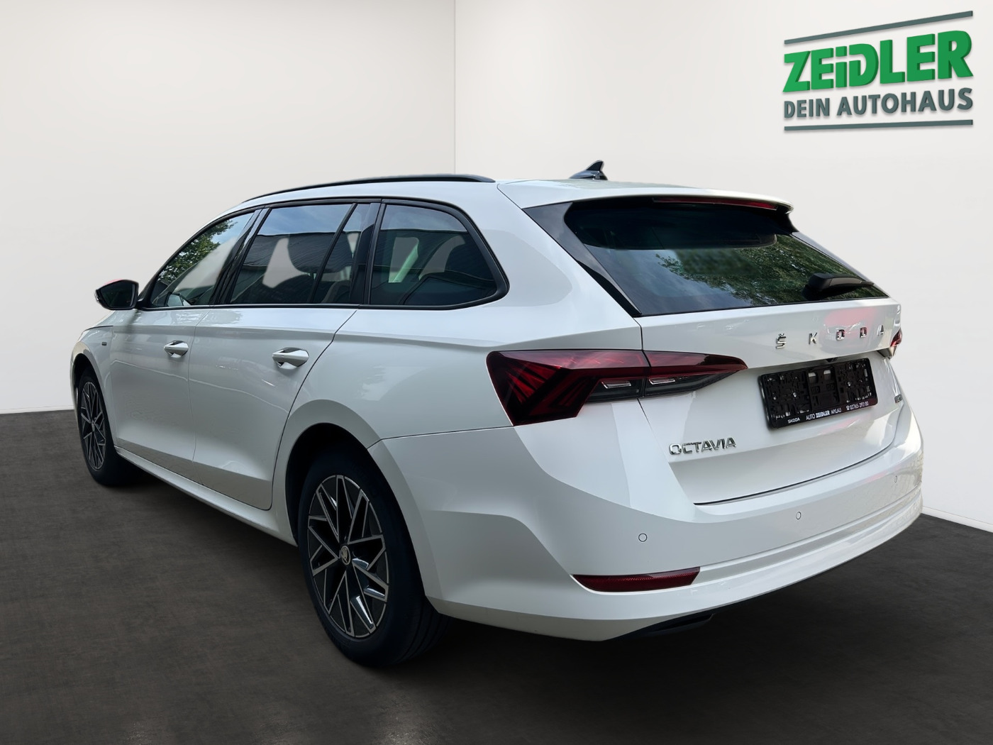 Škoda Octavia Combi 1.5 TSI ACT Clever DSG LM Navi AHK Bild 4