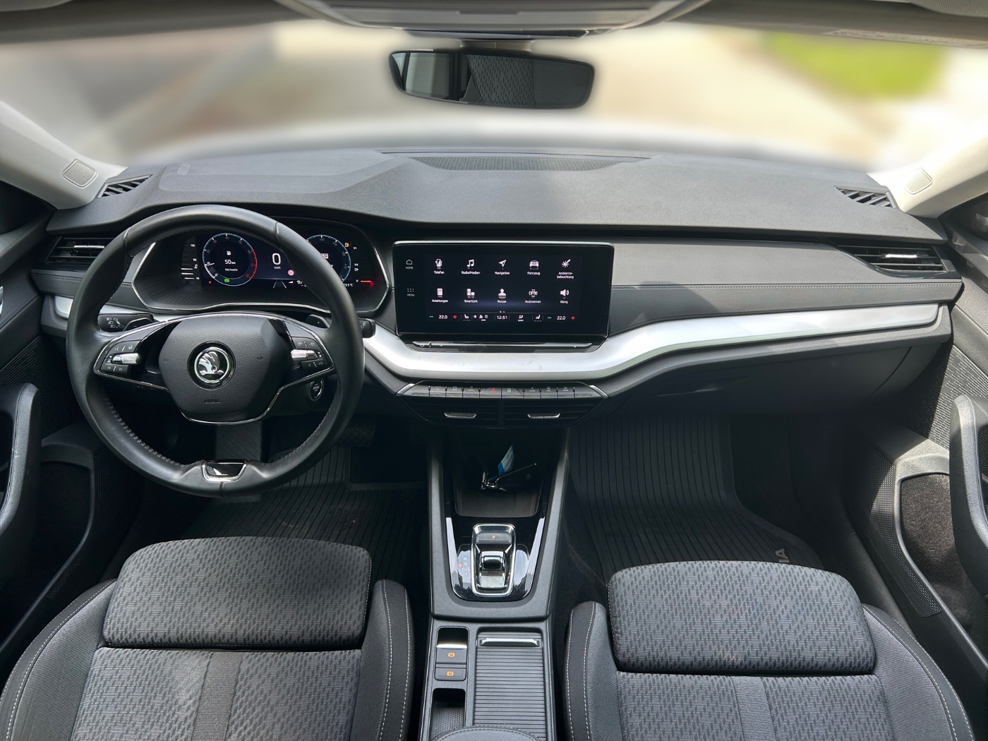 Škoda Octavia Combi 1.5 TSI ACT Clever DSG LM Navi AHK Bild 10