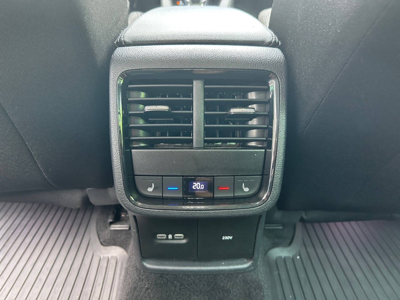 Škoda Octavia Combi 1.5 TSI ACT Clever DSG LM Navi AHK Bild 13