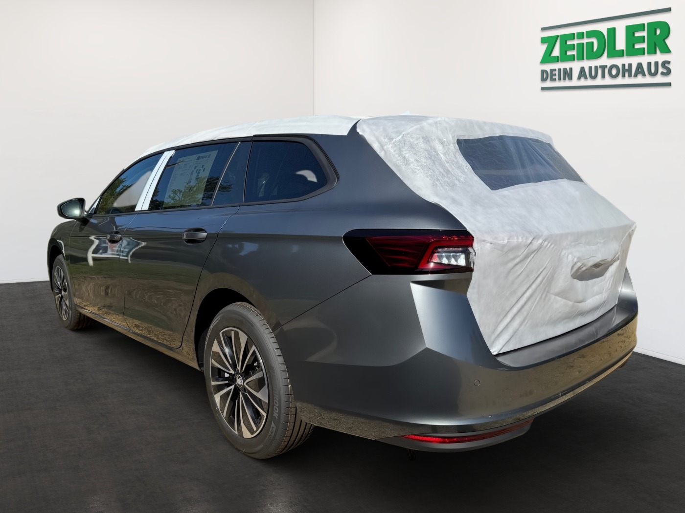 SKODA Superb Combi 2.0 TDI Selection DSG beh.FS AHK 4xSHZ Bild 4
