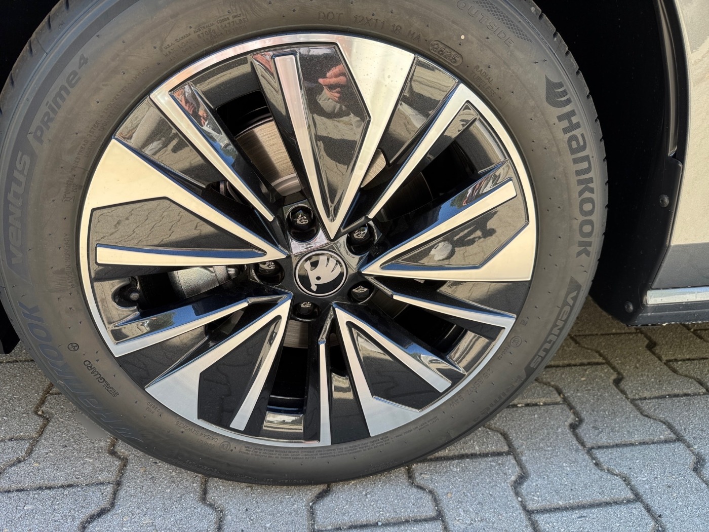 SKODA Superb Combi 2.0 TDI Selection DSG beh.FS AHK 4xSHZ Bild 7