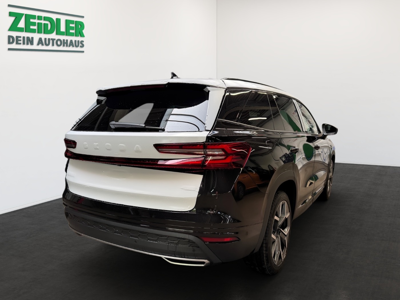 SKODA Kodiaq 2.0 TDI Sportline DSG 4x4 Navi Standh.360 HUD Bild 3