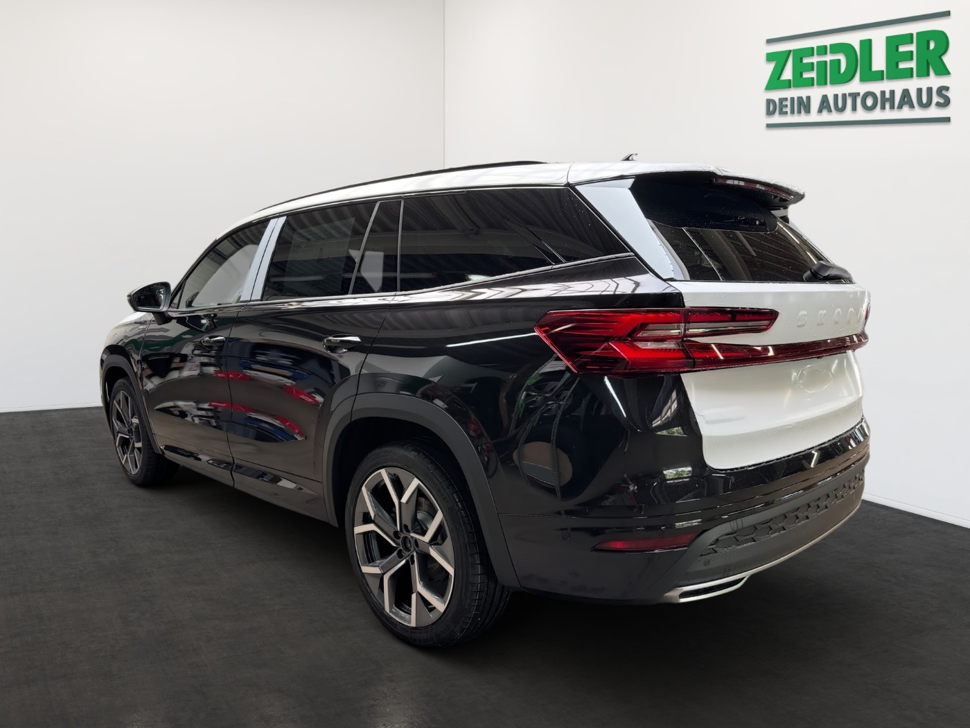 SKODA Kodiaq 2.0 TDI Sportline DSG 4x4 Navi Standh.360 HUD Bild 4