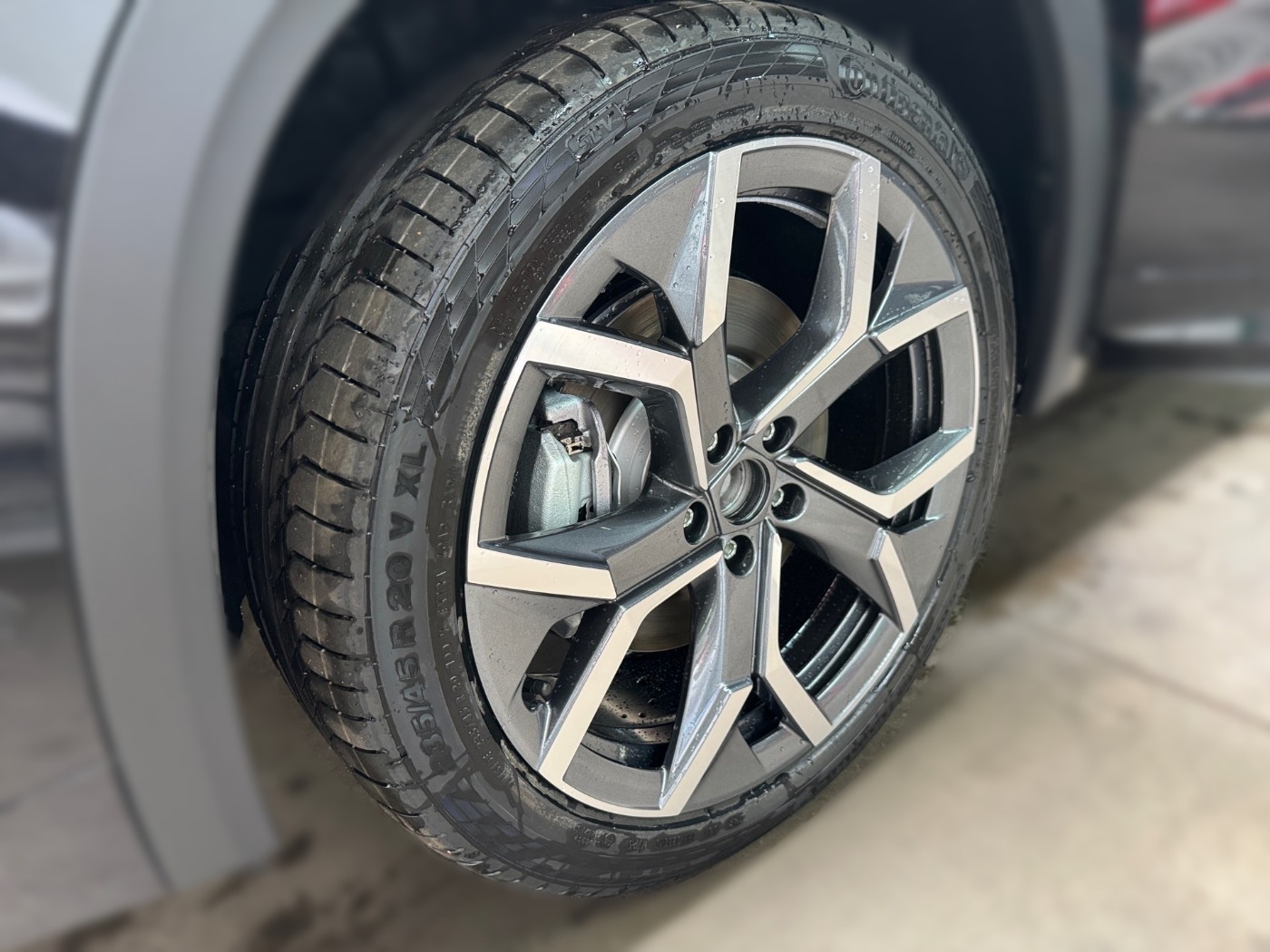 SKODA Kodiaq 2.0 TDI Sportline DSG 4x4 Navi Standh.360 HUD Bild 6