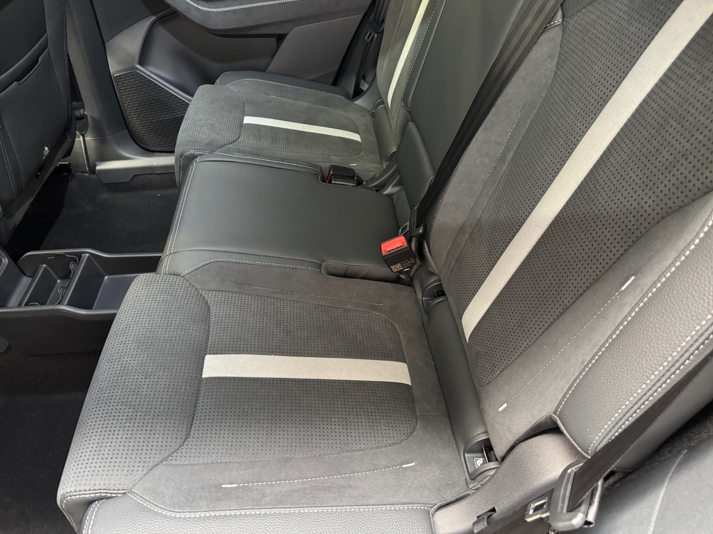 SKODA Kodiaq 2.0 TDI Sportline DSG 4x4 Navi Standh.360 HUD Bild 11