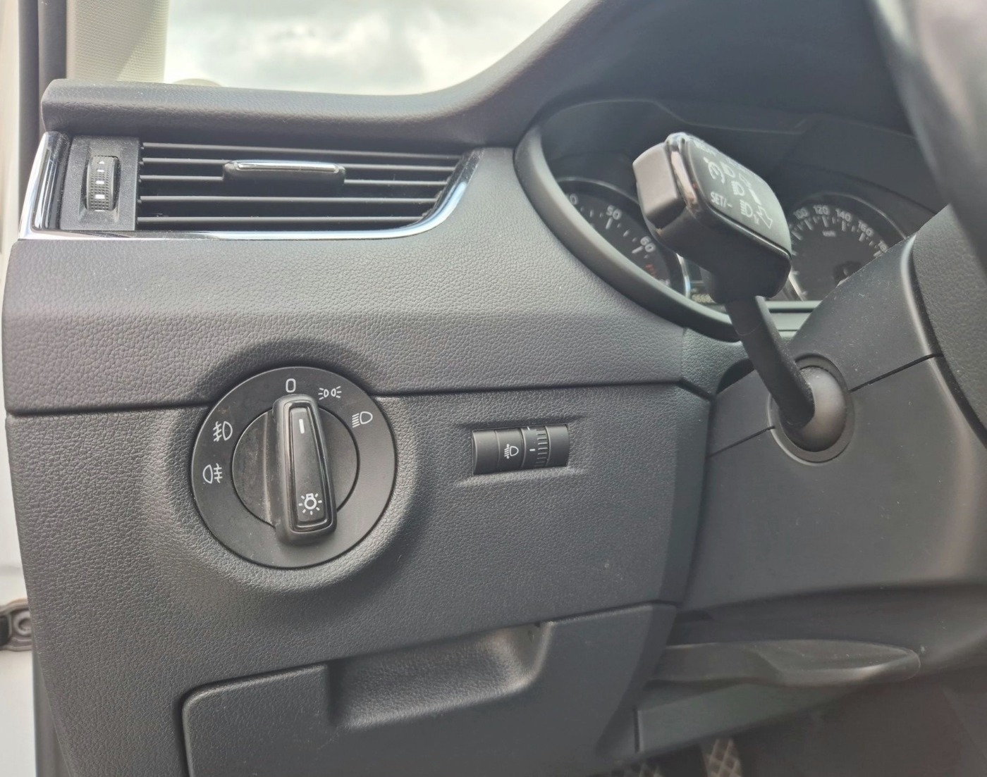 Škoda Octavia 1.8 TSI Joy ALU Klima SHZ SPORT Bild 9