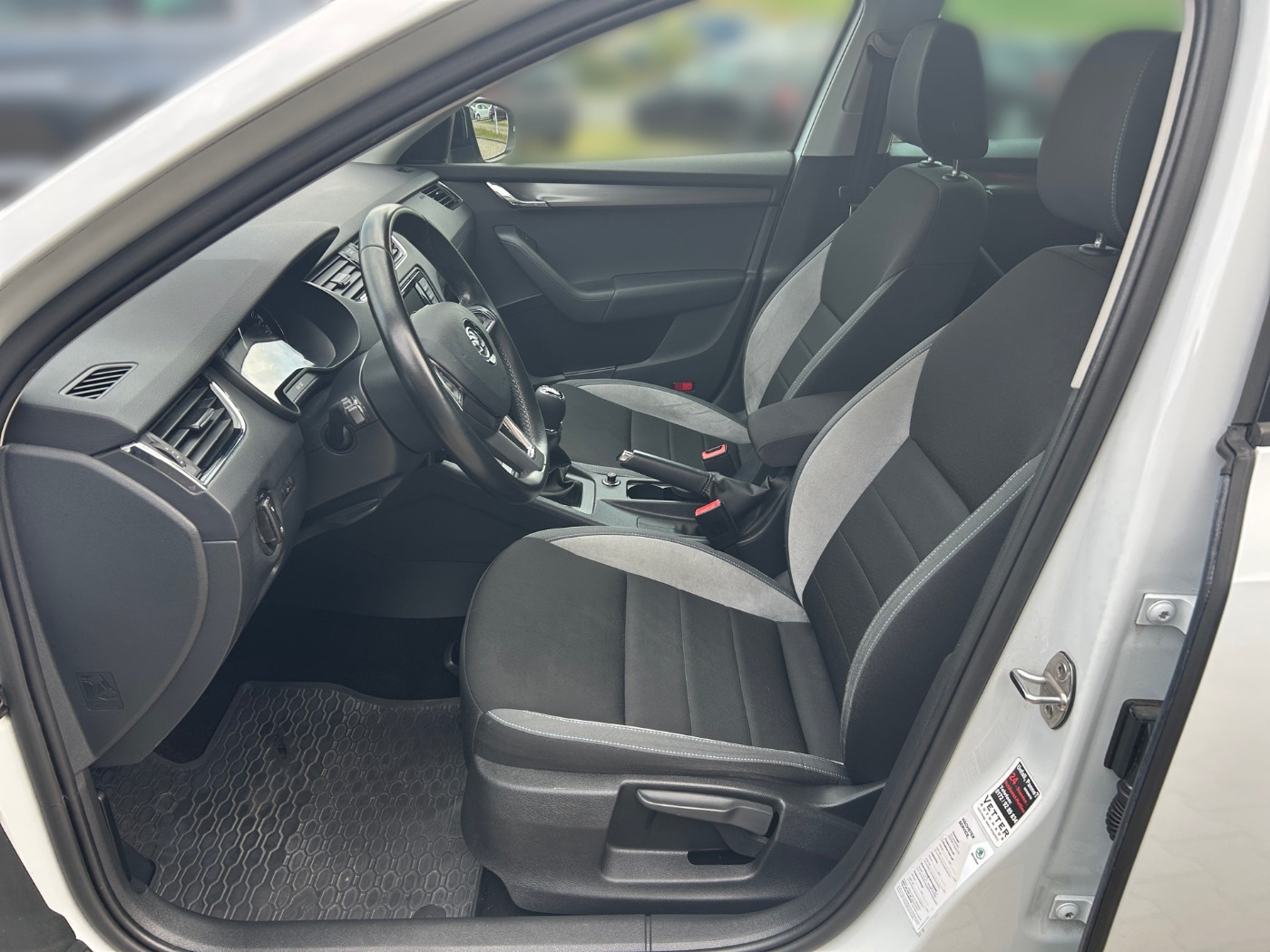 Škoda Octavia 1.8 TSI Joy ALU Klima SHZ SPORT Bild 10