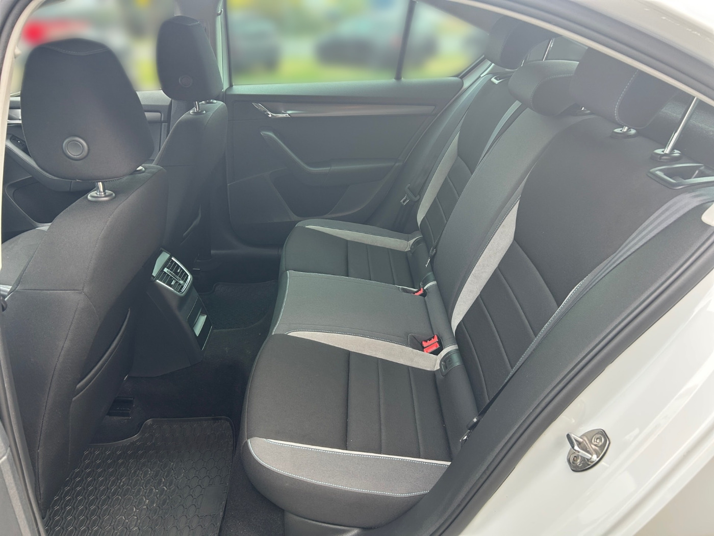 Škoda Octavia 1.8 TSI Joy ALU Klima SHZ SPORT Bild 11