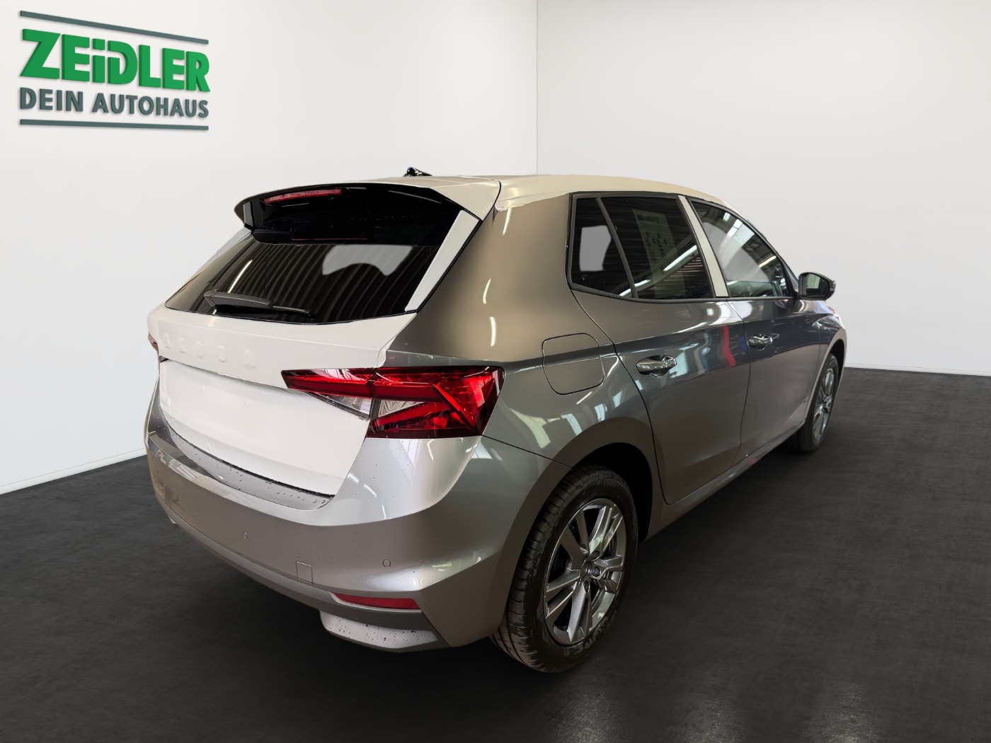 SKODA Fabia 1.0 TSI Tour DSG LM Navi Kam. Klima ACC AHK Bild 3