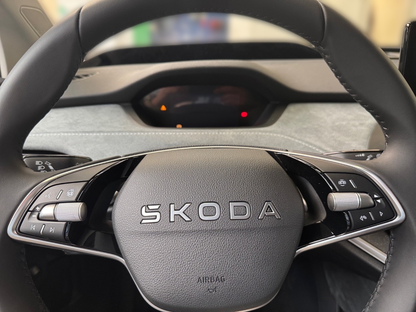 SKODA Enyaq  85 82kWh Navi Kam. 4xSHZ ACC AUT HUD LED Bild 8