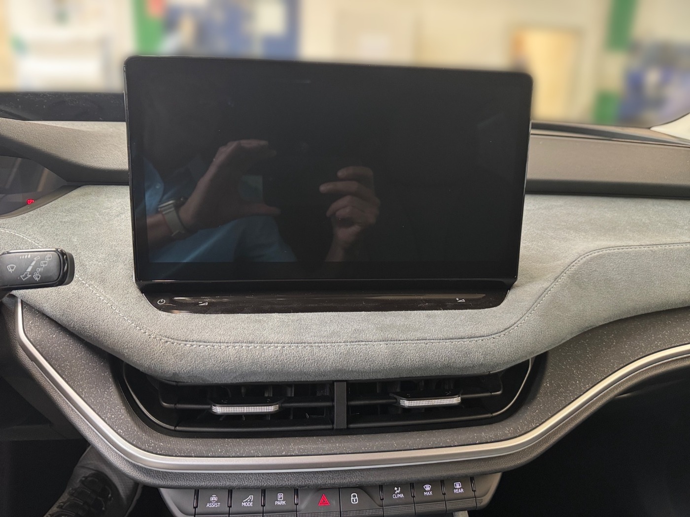 SKODA Enyaq  85 82kWh Navi Kam. 4xSHZ ACC AUT HUD LED Bild 9