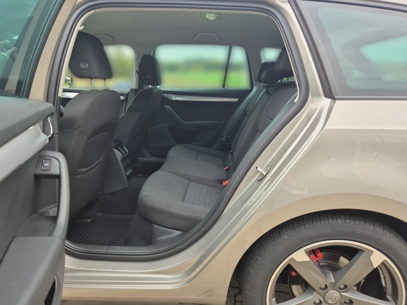 Škoda Octavia Combi 1.4 TSI Style LM Klima AHK Bild 11