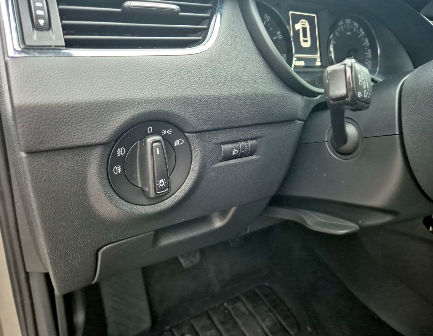 Škoda Octavia Combi 1.4 TSI Style LM Klima AHK Bild 15