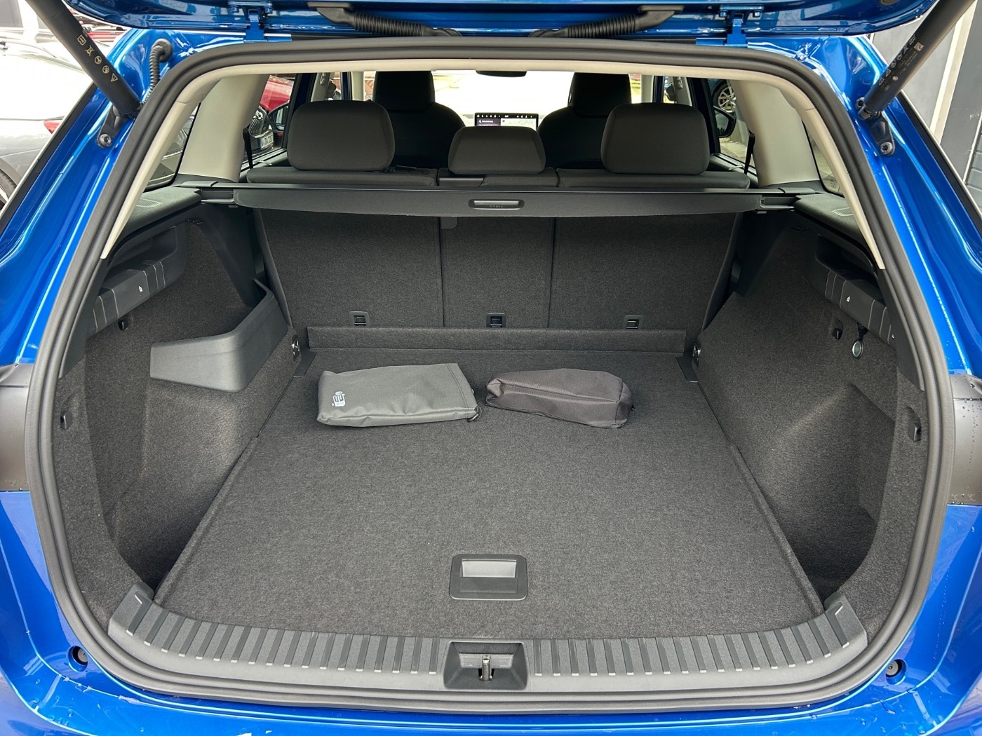 SKODA Kodiaq 2.0 TSI W Selection Navi Kam. 4xSHZ ACC Bild 12