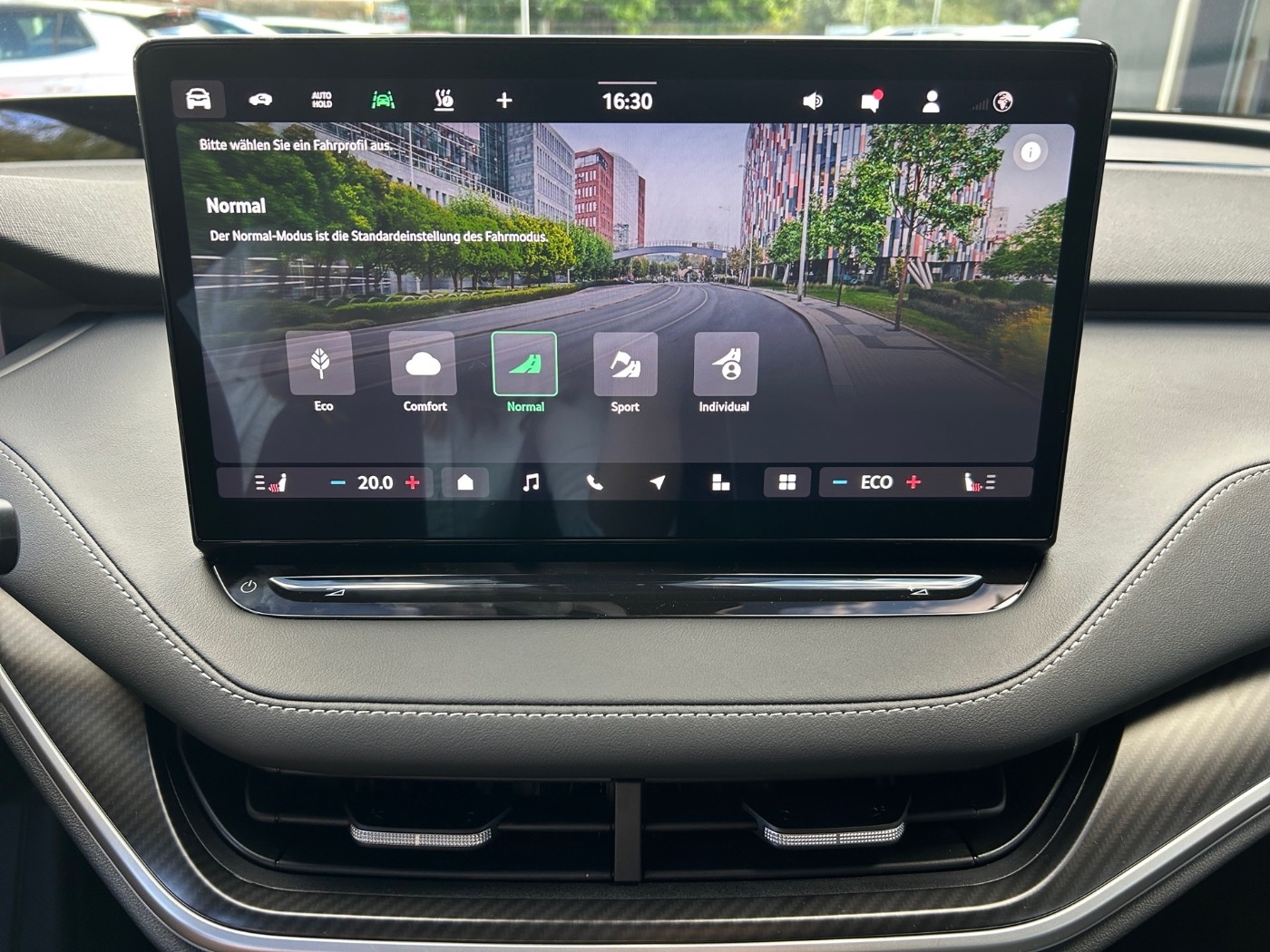 SKODA Elroq 85 Sportline Navi Kam. ParkAss Sportp. ACC Bild 14