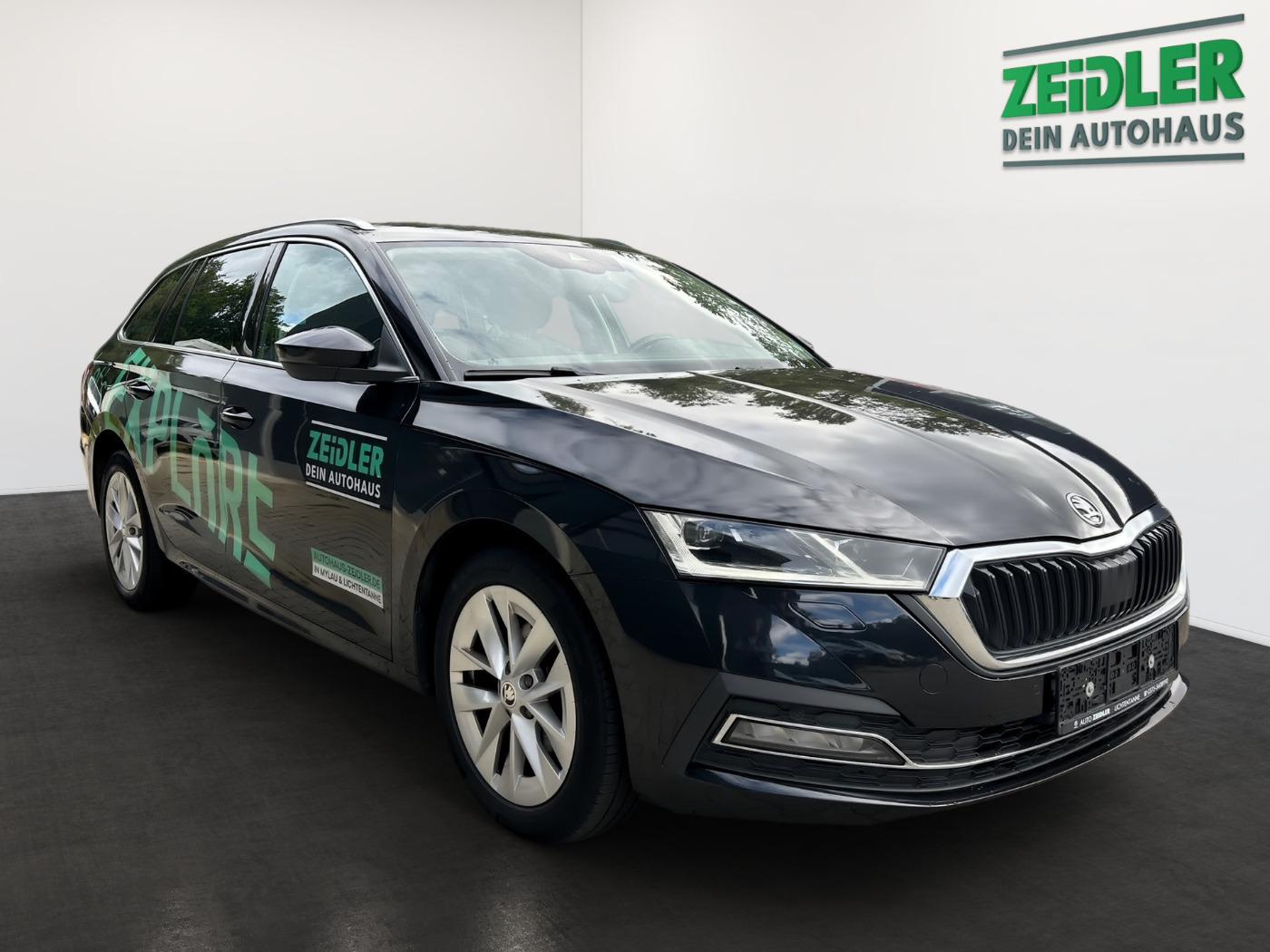Škoda Octavia Combi 2.0 TDI DSG First Edit. LM Navi ACC Bild 2