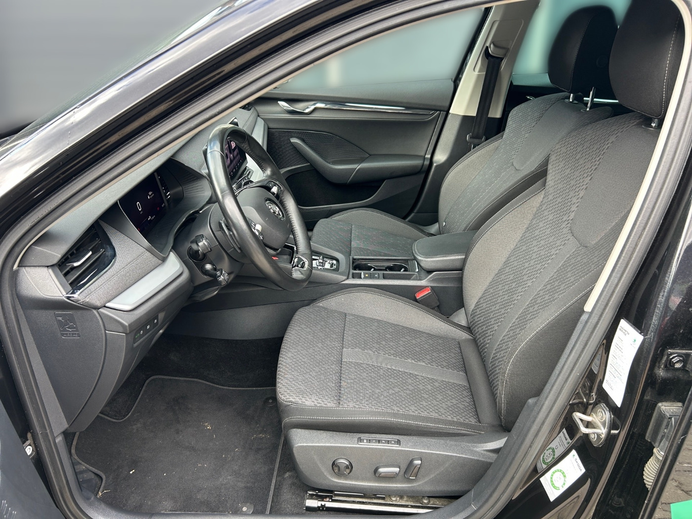 Škoda Octavia Combi 2.0 TDI DSG First Edit. LM Navi ACC Bild 7