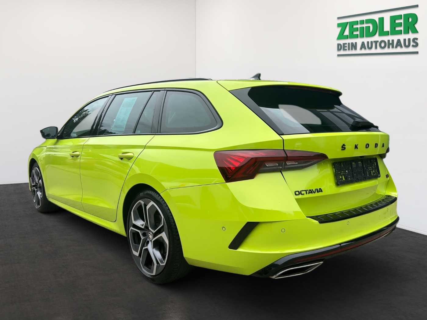 Škoda Octavia Combi 2.0 TDI RS Plus DSG 4x4 LM Navi HUD Bild 4