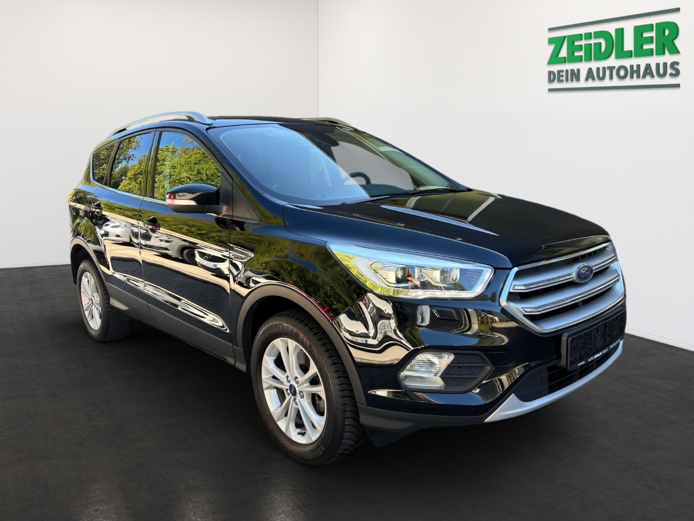 Ford Kuga 2.0 TDCi Titanium 4x4 AT LM Navi Xenon AHK Bild 2