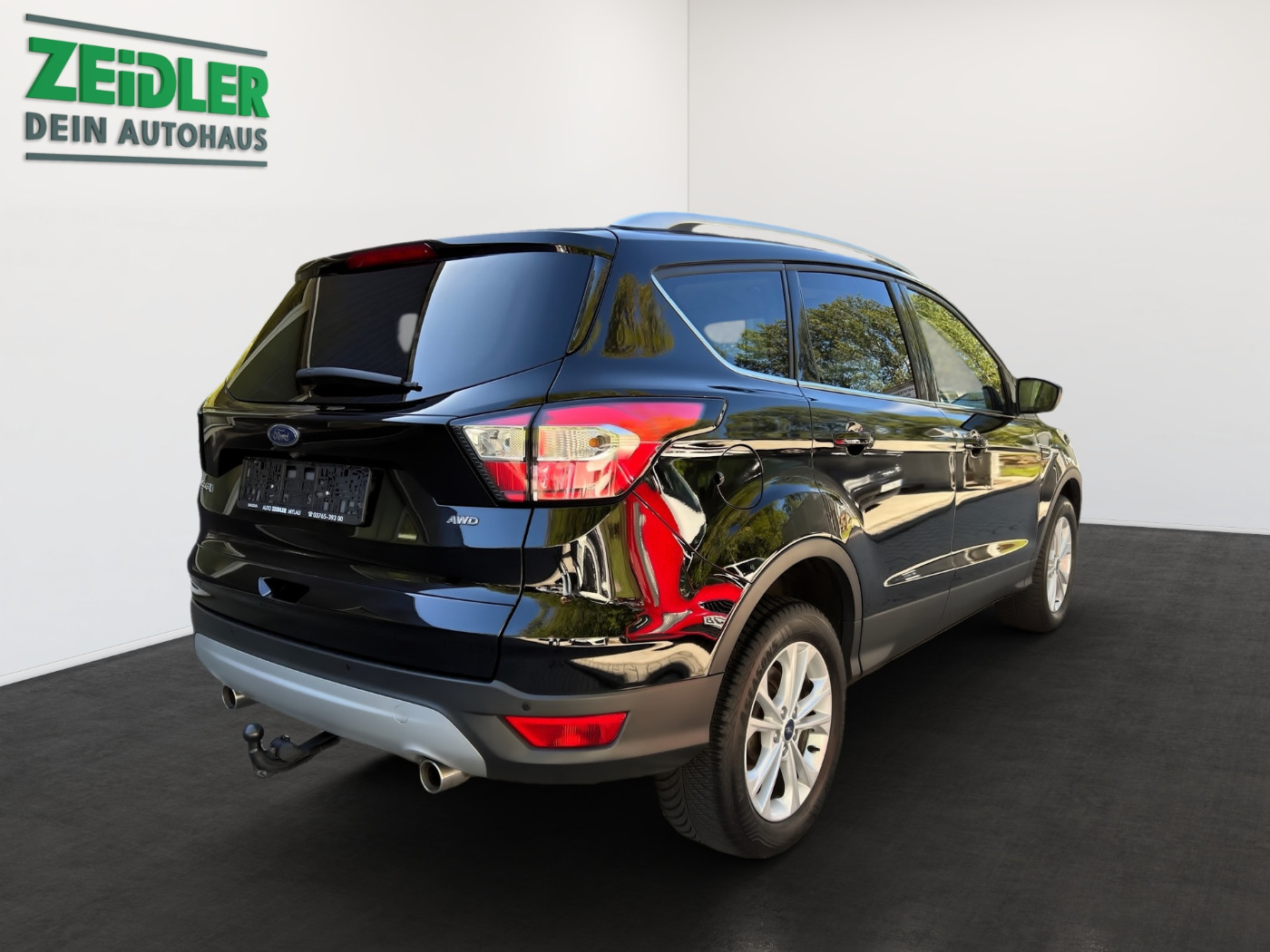 Ford Kuga 2.0 TDCi Titanium 4x4 AT LM Navi Xenon AHK Bild 3