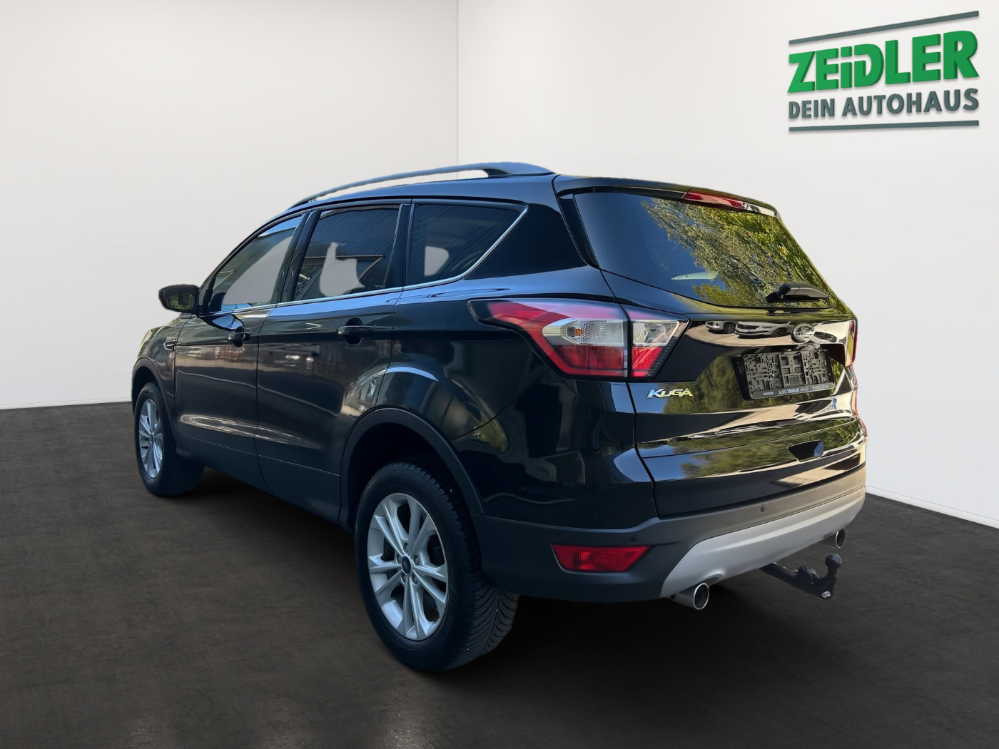 Ford Kuga 2.0 TDCi Titanium 4x4 AT LM Navi Xenon AHK Bild 4