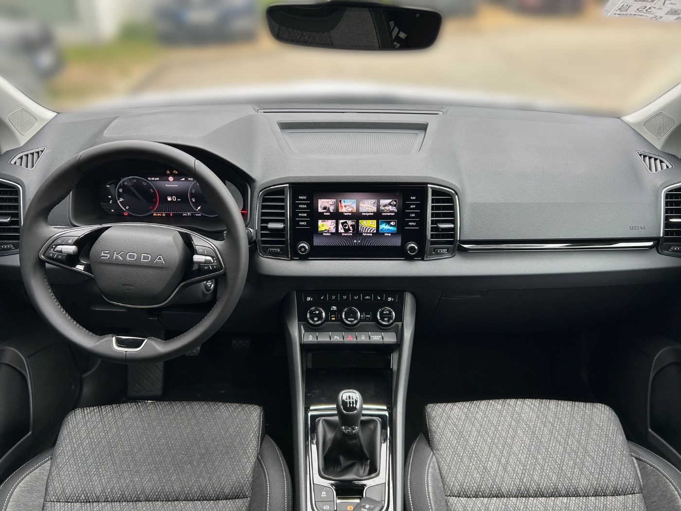 Škoda Karoq 1.5 TSI ACT Selection Navi 2xKlima KeyLess Bild 10