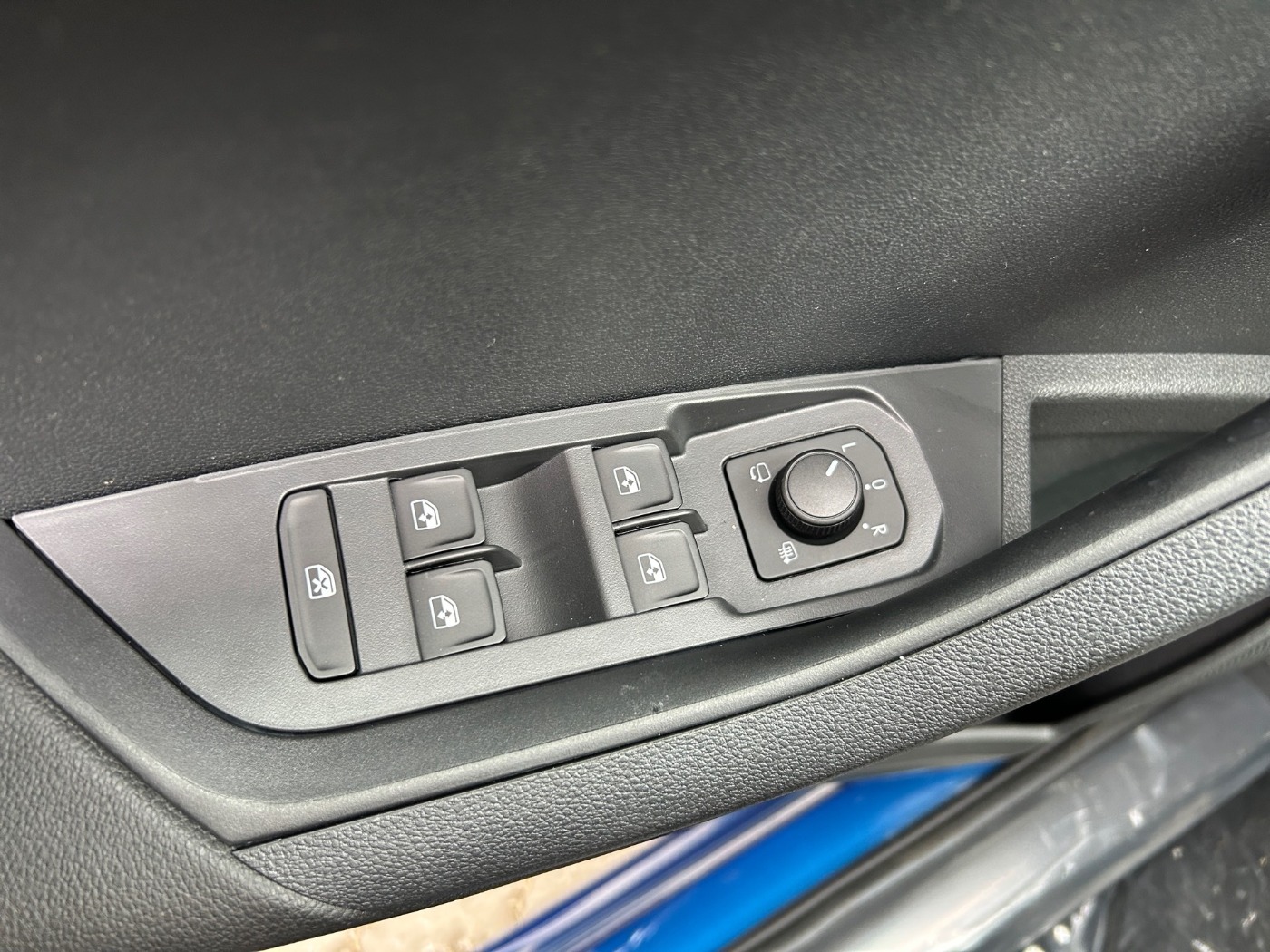 Škoda Karoq 1.5 TSI ACT Selection Navi 2xKlima KeyLess Bild 14