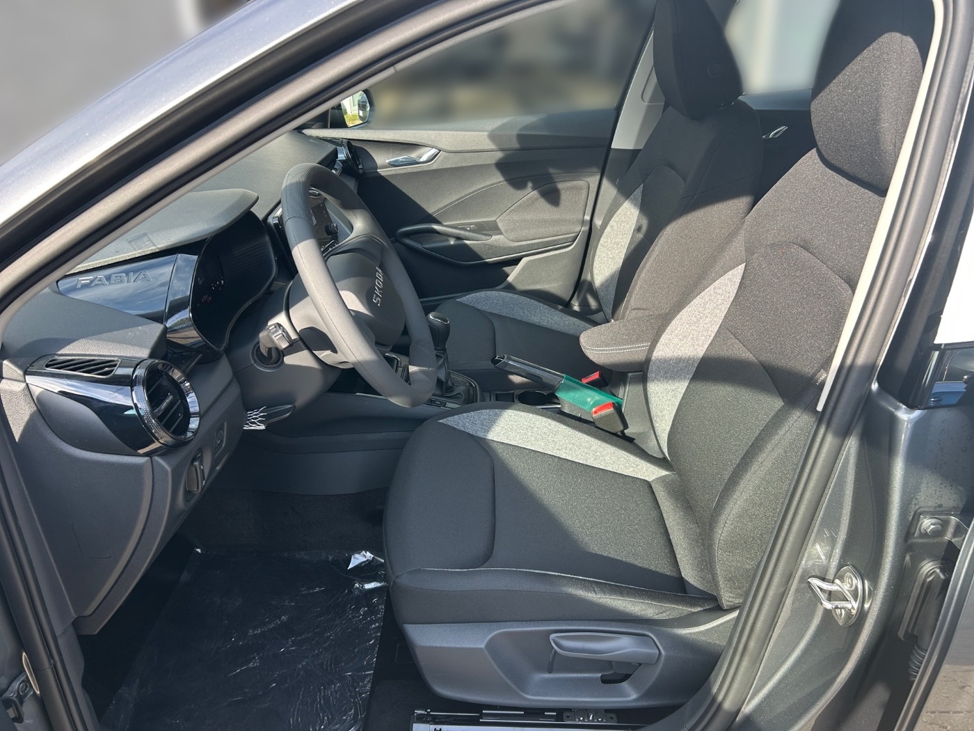 Škoda Fabia 1.0 MPI Essence LM LED PDC SHZ SpurH Bild 7