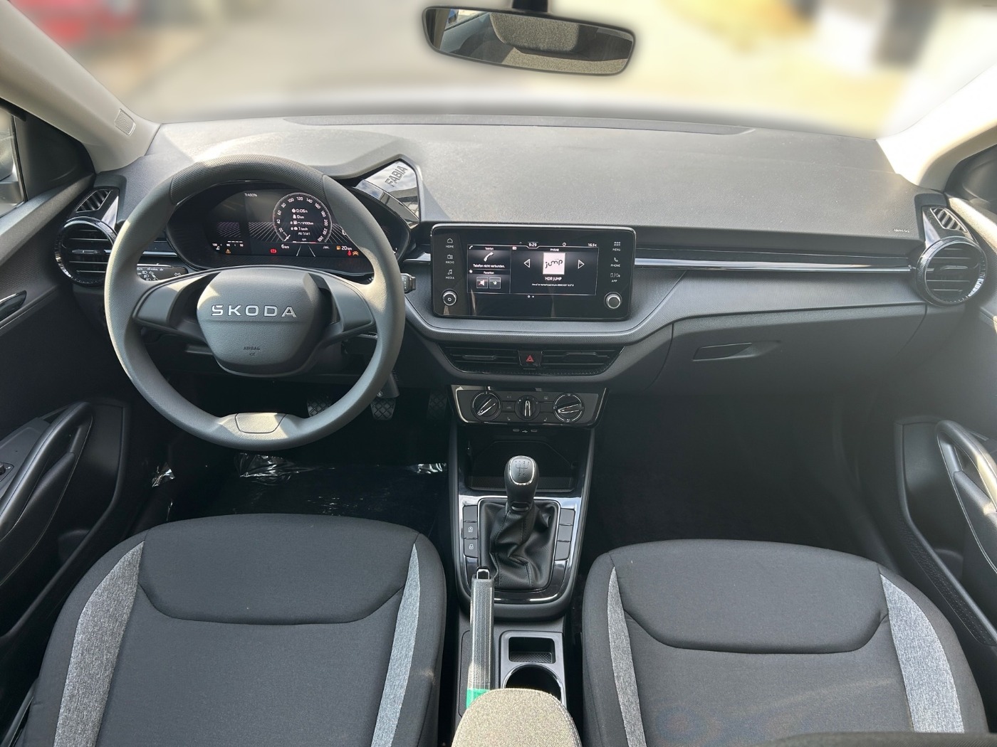 Škoda Fabia 1.0 MPI Essence LM LED PDC SHZ SpurH Bild 10