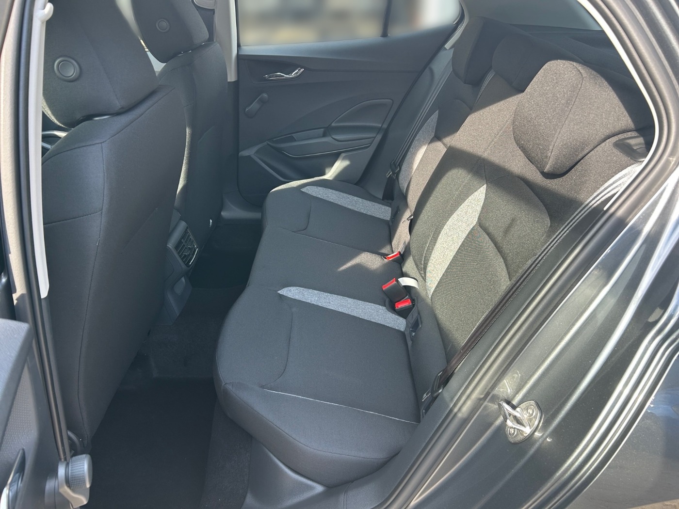 Škoda Fabia 1.0 MPI Essence LM LED PDC SHZ SpurH Bild 11