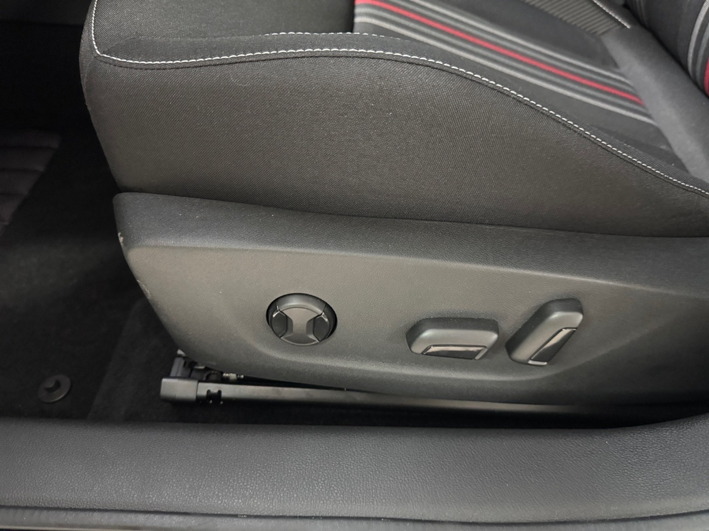 Škoda Scala 1.5 TSI Monte Carlo Navi Pano SportS. Kam. Bild 15