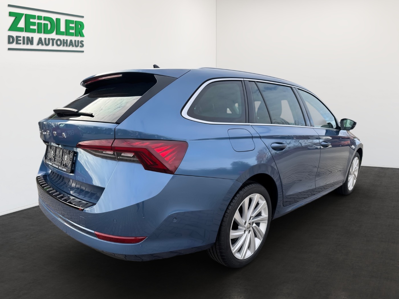 Škoda Octavia Combi 1.5 TSI ACT First Edition LM Navi Bild 3