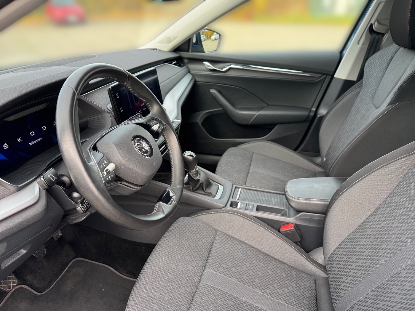 Škoda Octavia Combi 1.5 TSI ACT First Edition LM Navi Bild 7