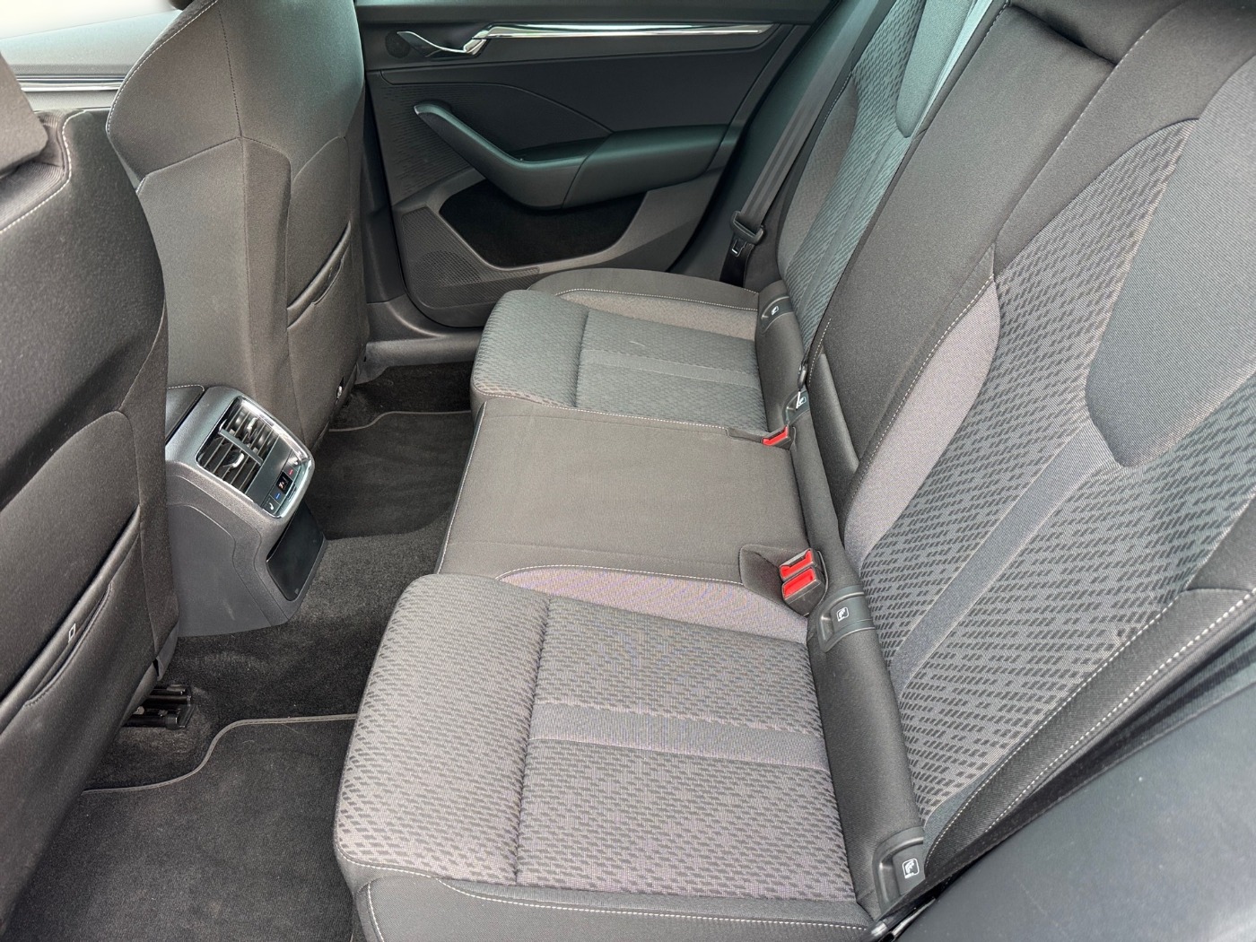 Škoda Octavia Combi 1.5 TSI ACT First Edition LM Navi Bild 11