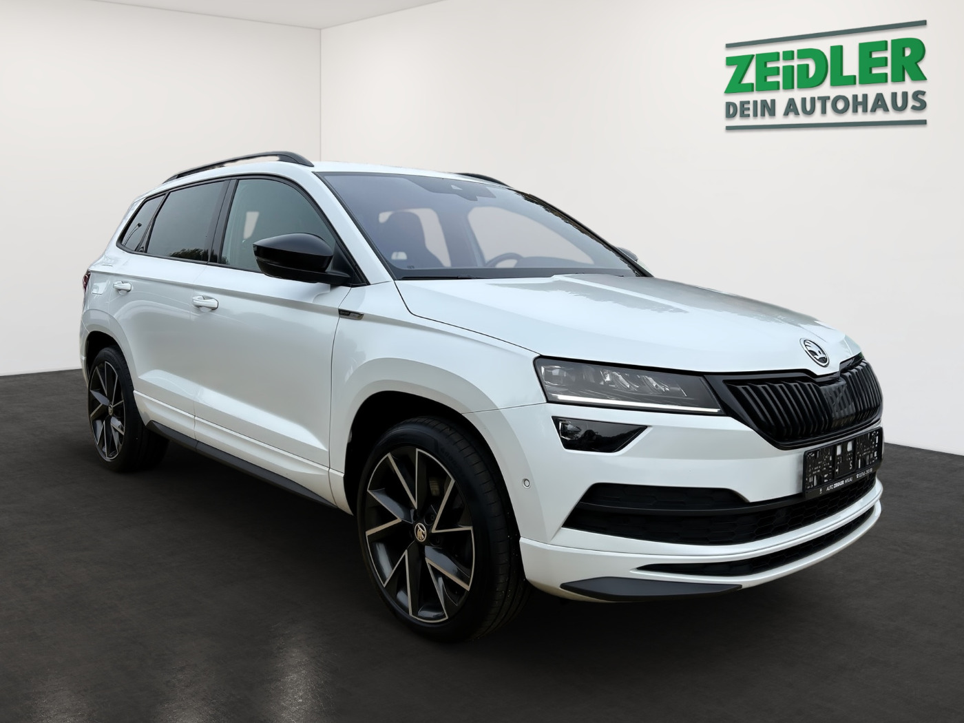 Škoda Karoq 2.0 TSI Sportline 4x4 DSG Navi Pano 360 AHK Bild 2