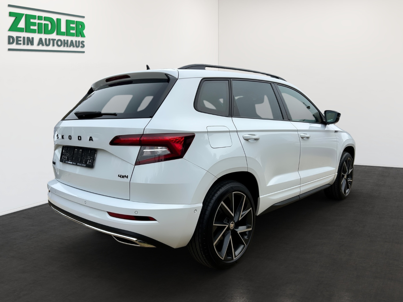 Škoda Karoq 2.0 TSI Sportline 4x4 DSG Navi Pano 360 AHK Bild 3