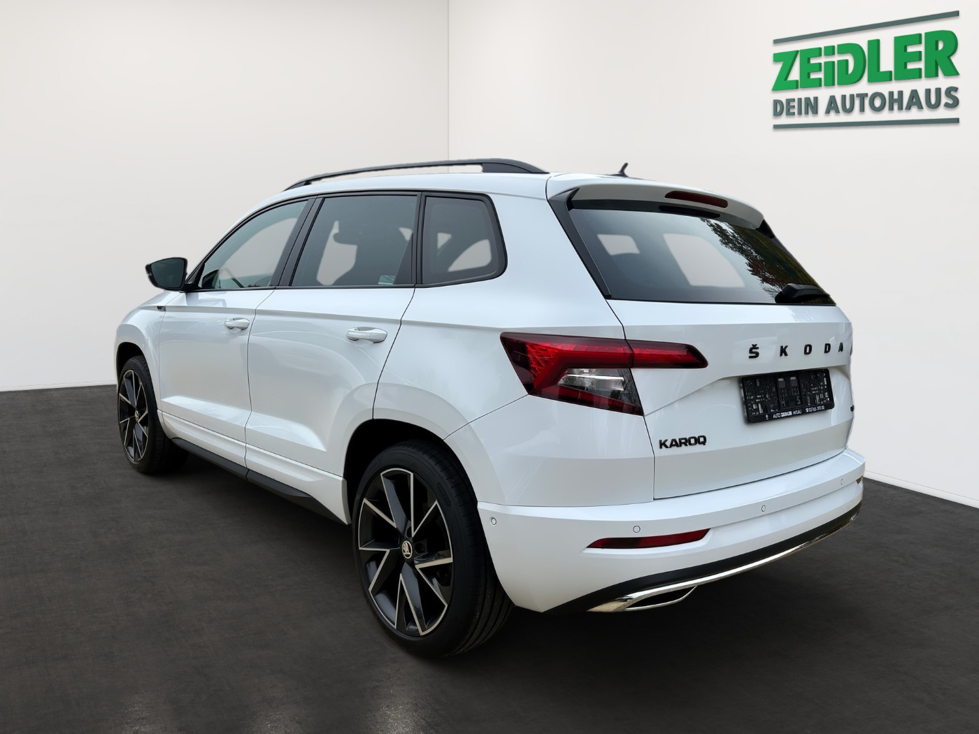 Škoda Karoq 2.0 TSI Sportline 4x4 DSG Navi Pano 360 AHK Bild 4