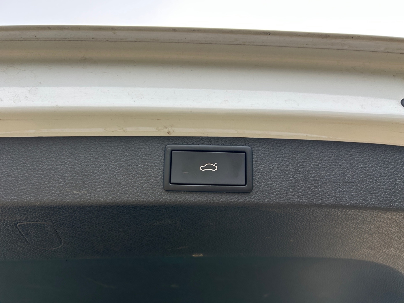 Škoda Karoq 2.0 TSI Sportline 4x4 DSG Navi Pano 360 AHK Bild 14