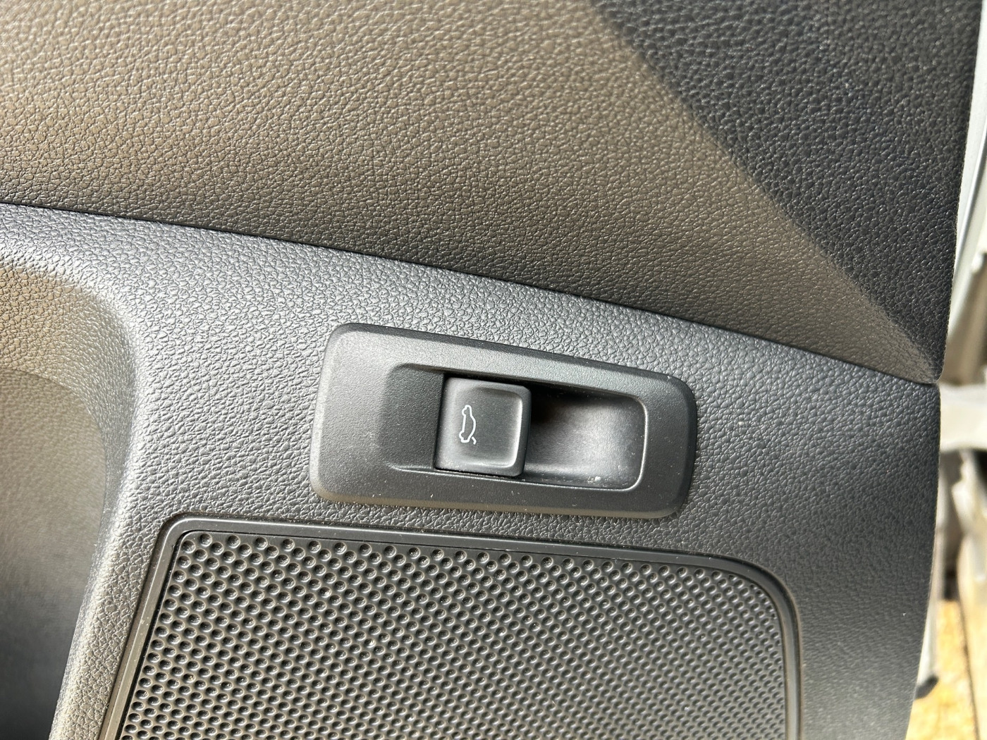 Škoda Karoq 2.0 TSI Sportline 4x4 DSG Navi Pano 360 AHK Bild 19