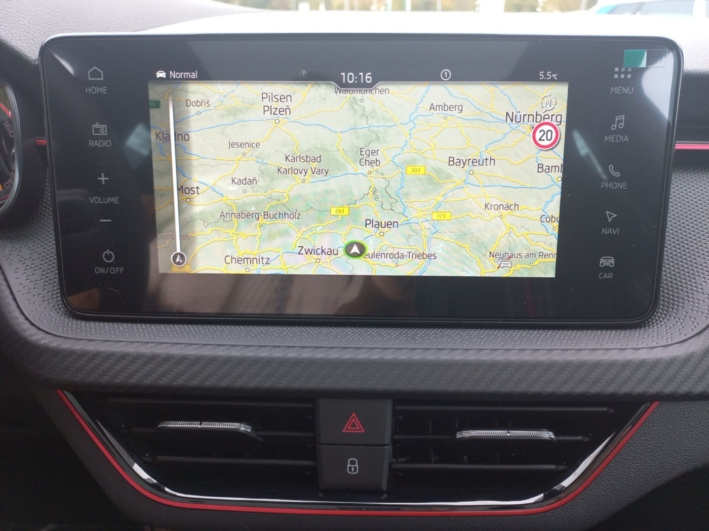 Škoda Kamiq 1.5 TSI Monte Carlo Navi Pano SportS. Kam. Bild 14