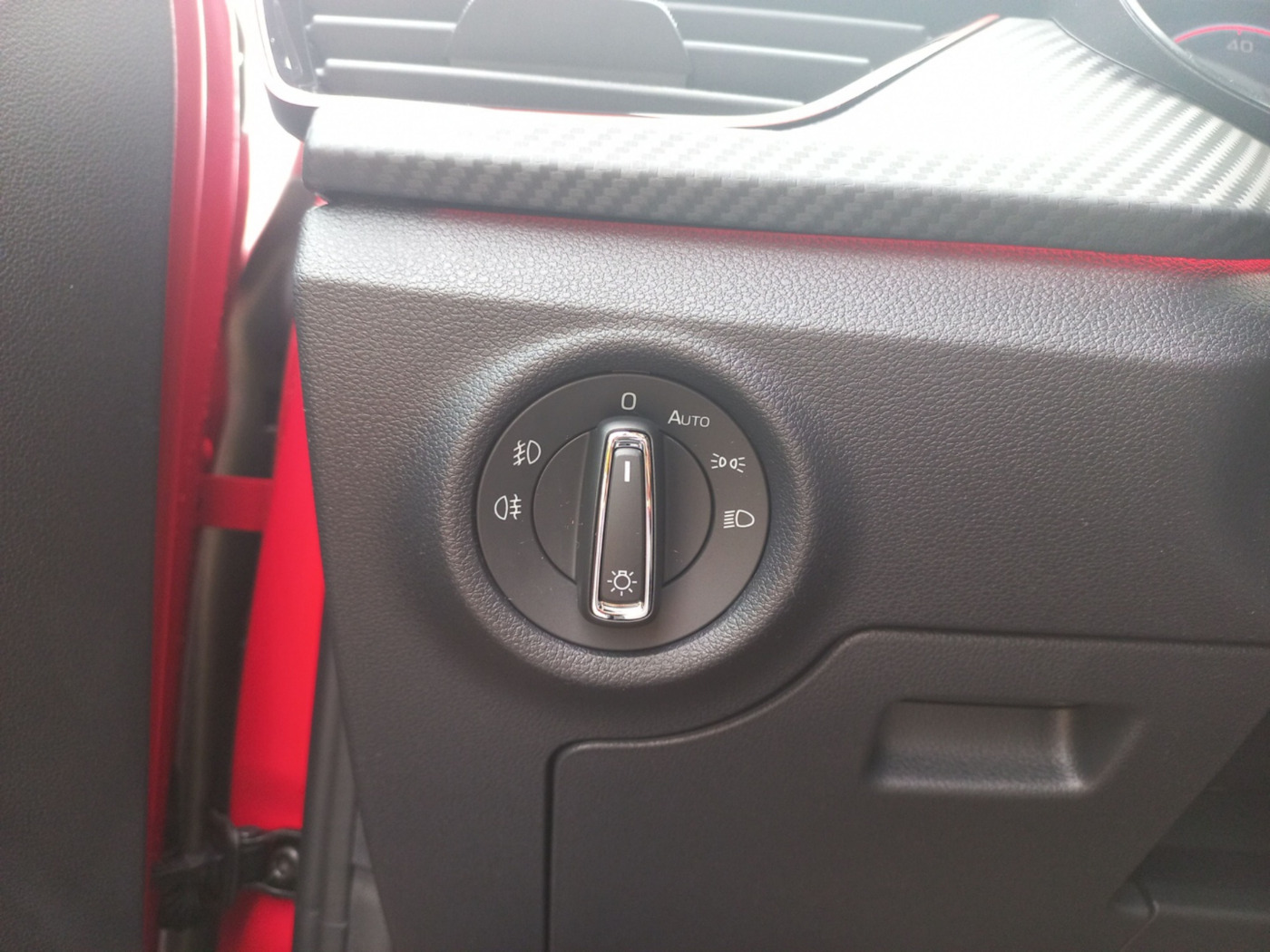 Škoda Kamiq 1.5 TSI Monte Carlo Navi Pano SportS. Kam. Bild 15