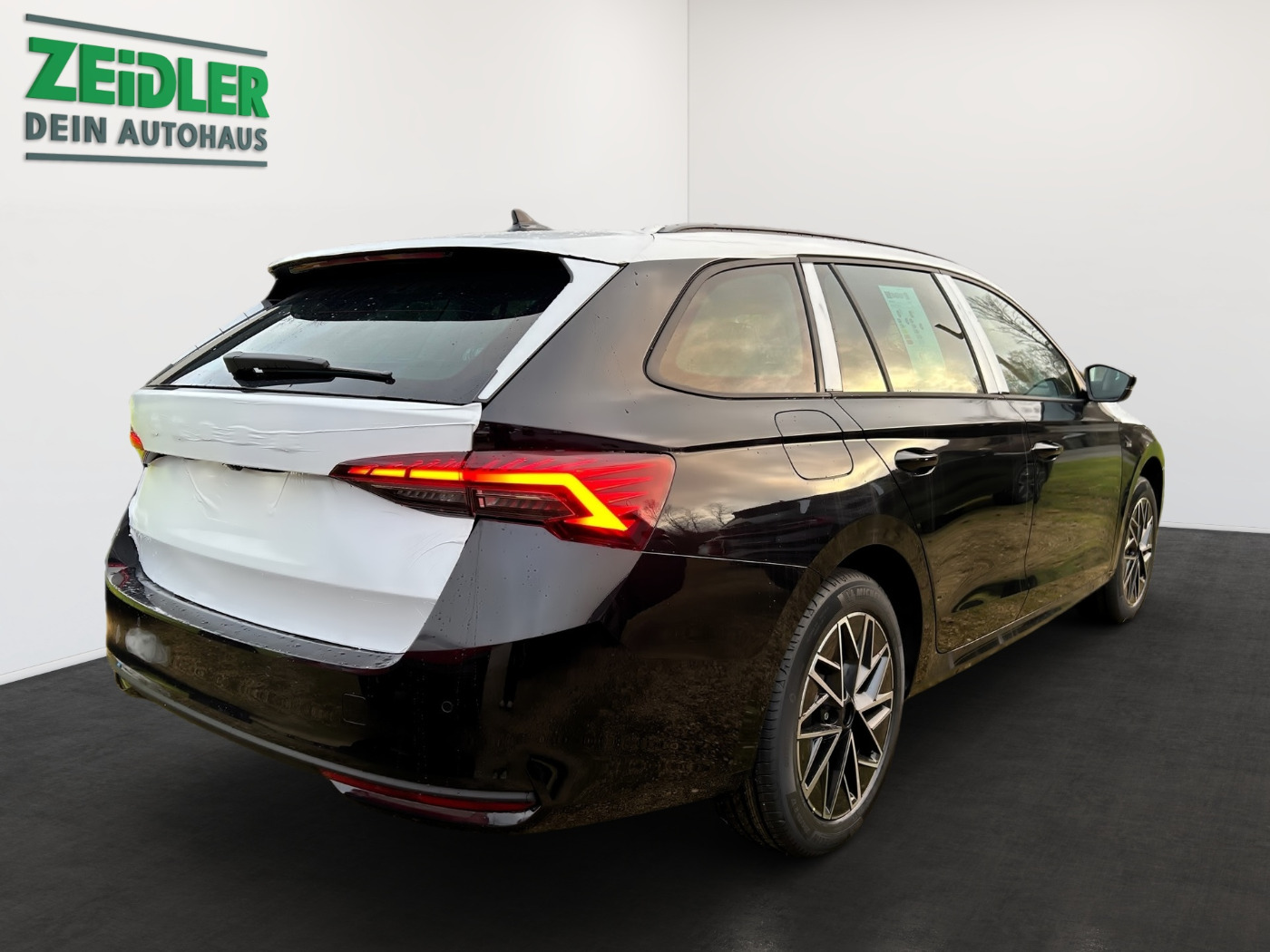 Škoda Octavia Combi 2.0 TDI  W Tour Navi 360 4xSHZ ACC Bild 3