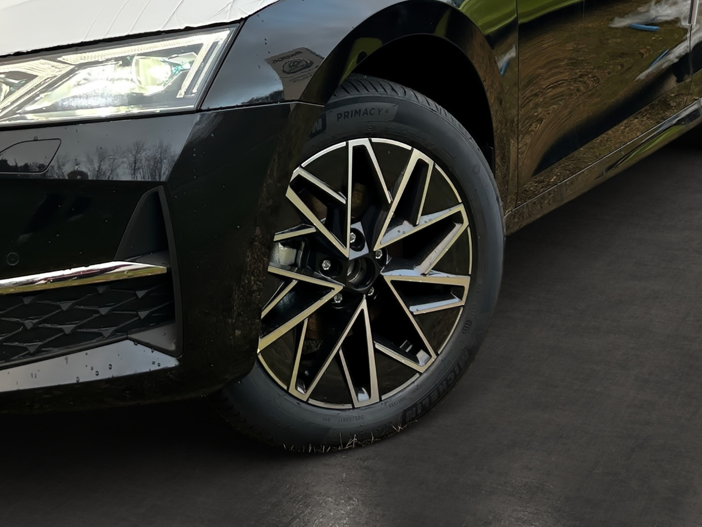 Škoda Octavia Combi 2.0 TDI  W Tour Navi 360 4xSHZ ACC Bild 6