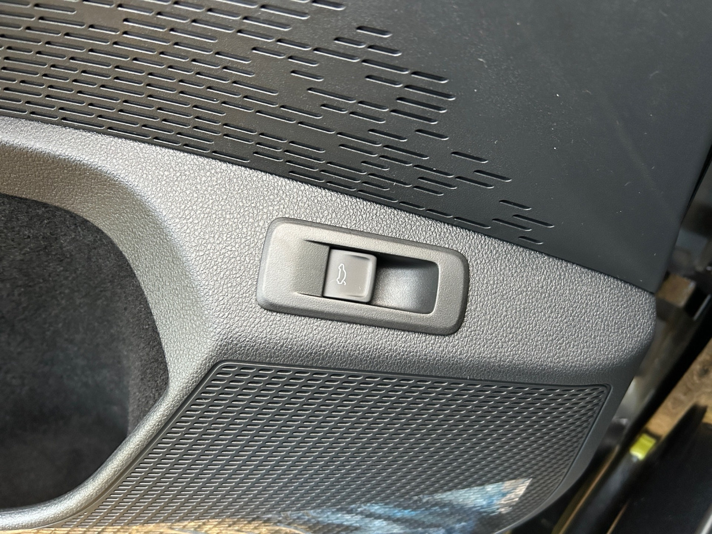 Škoda Octavia Combi 2.0 TDI  W Tour Navi 360 4xSHZ ACC Bild 20