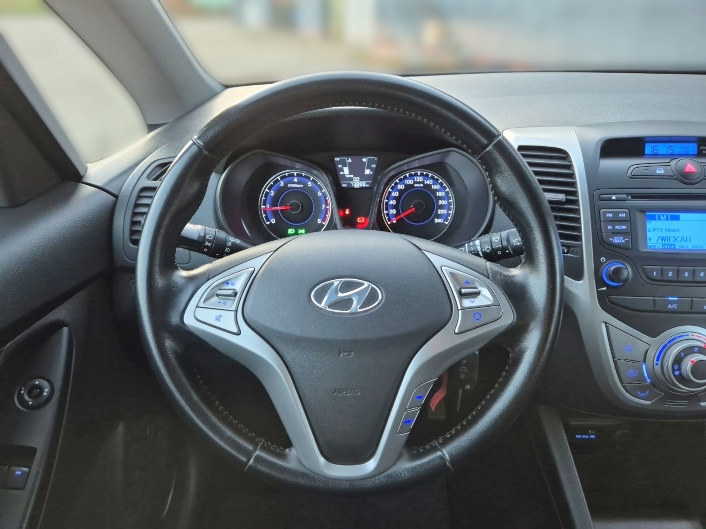 Hyundai ix20 1.6 Comfort Klima Alu Allwetter Bild 11