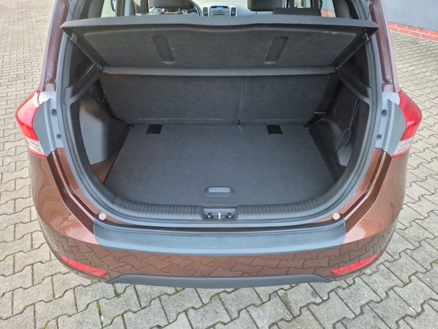 Hyundai ix20 1.6 Comfort Klima Alu Allwetter Bild 18