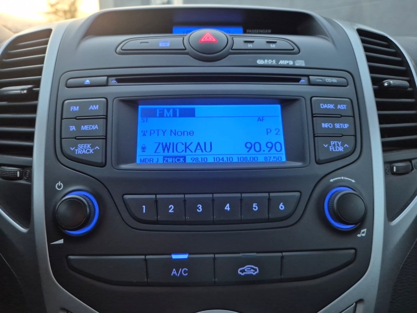 Hyundai ix20 1.6 Comfort Klima Alu Allwetter Bild 13