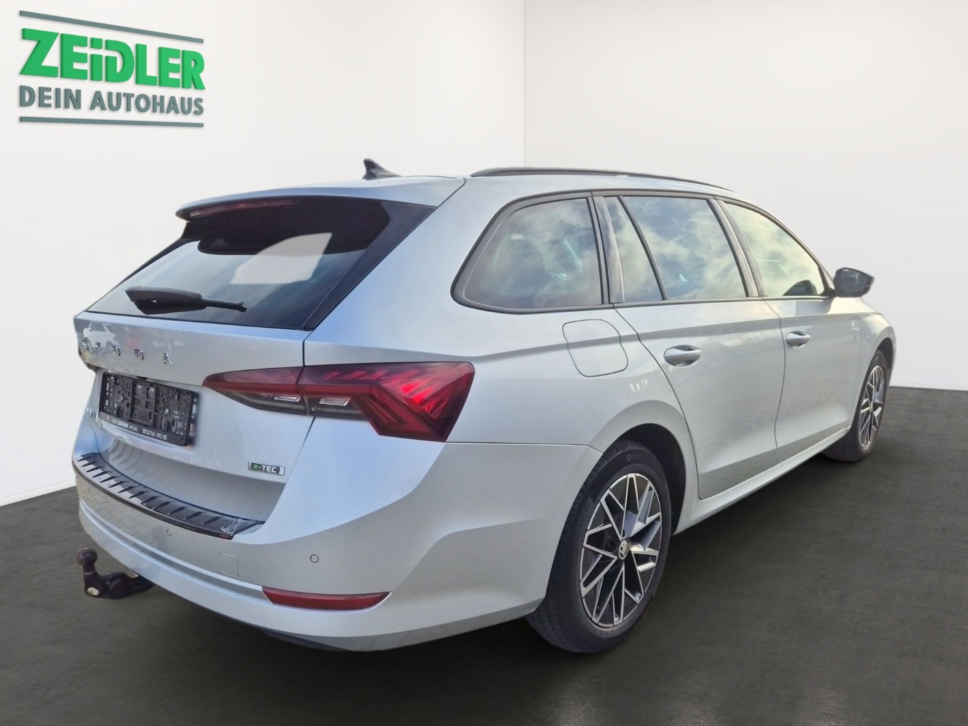 Škoda Octavia Combi 1.5 TSI e-TEC Clever Matrix AHK Bild 3